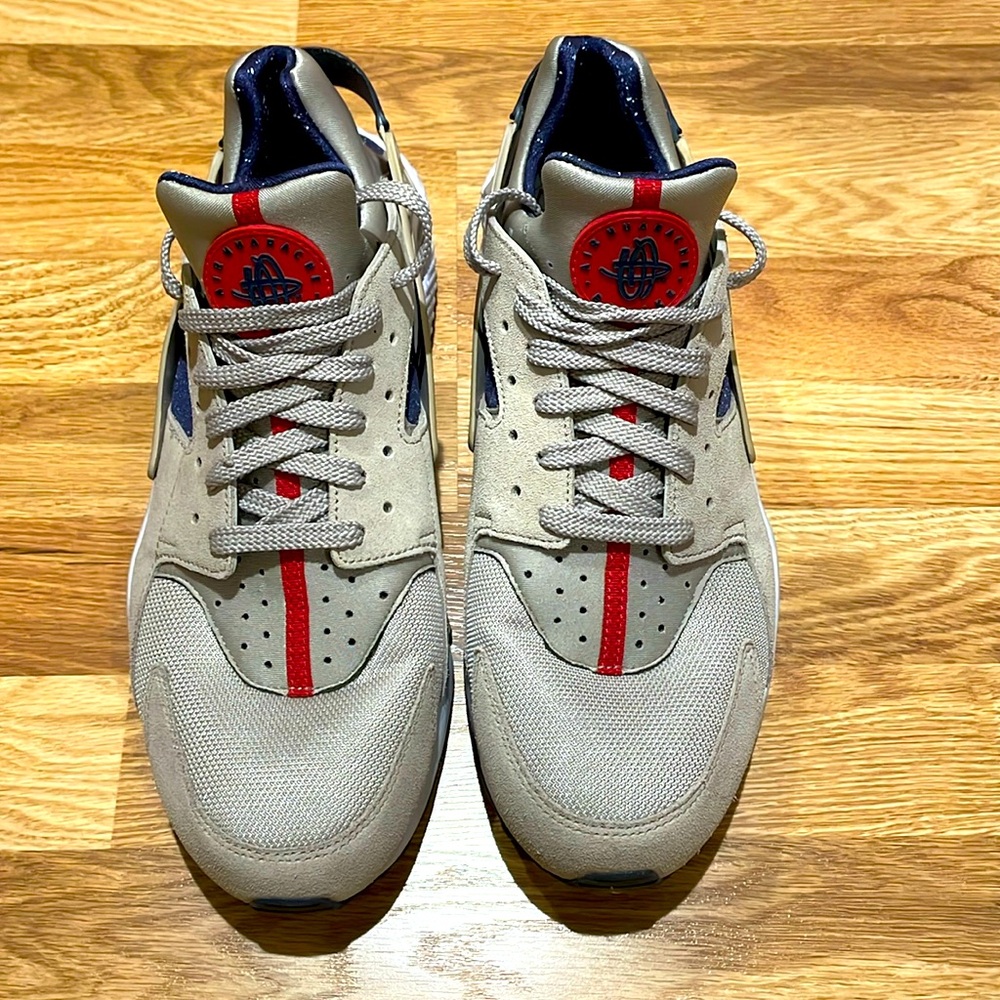 Nike Air Huarache “Moon Landing”